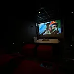4K Cinema, Jacuzzi