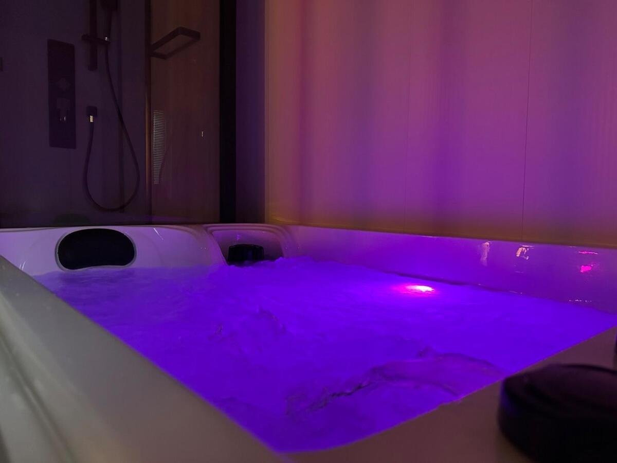 4k Cinema, Jacuzzi Mérignac